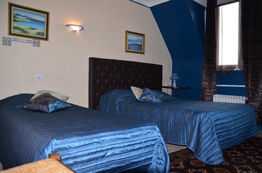 Hotel La Tour Sully-sur-Loire Værelse billede