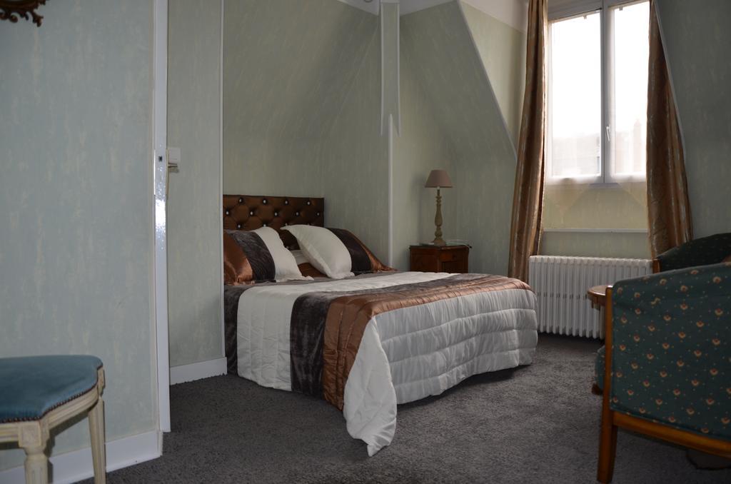 Hotel La Tour Sully-sur-Loire Værelse billede