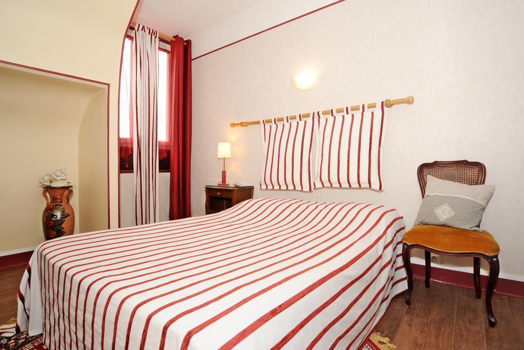 Hotel La Tour Sully-sur-Loire Værelse billede