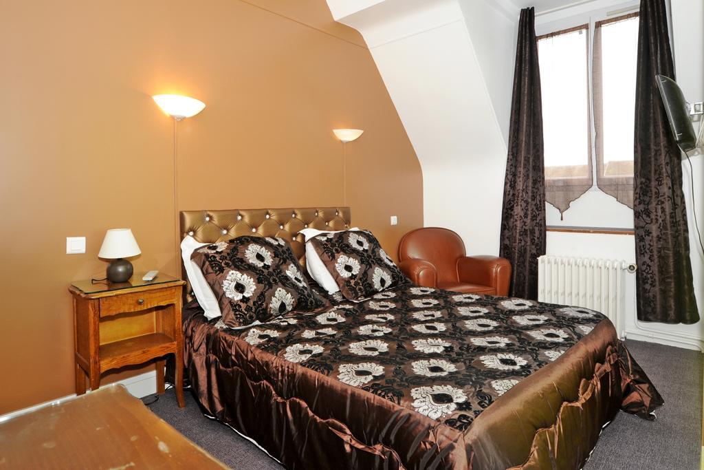 Hotel La Tour Sully-sur-Loire Værelse billede