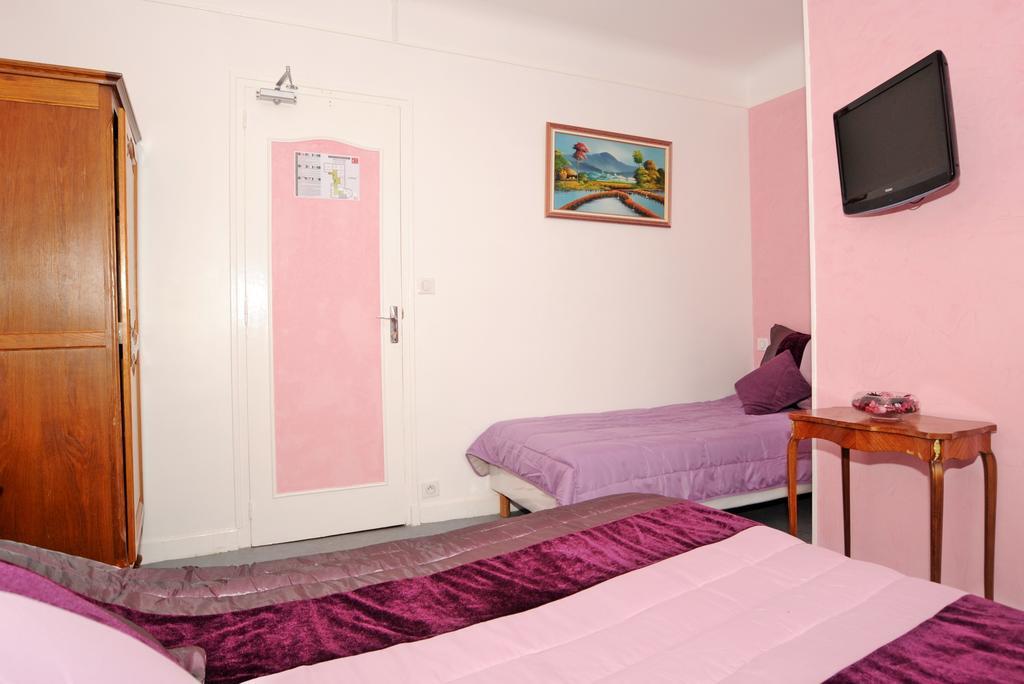 Hotel La Tour Sully-sur-Loire Værelse billede